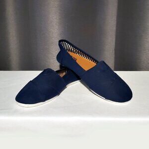 OLHO Blue Slip On Canvas Flats Sz 8 NWT